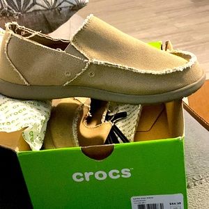 Mens Crocs sz 9 wore 1 time in new shape